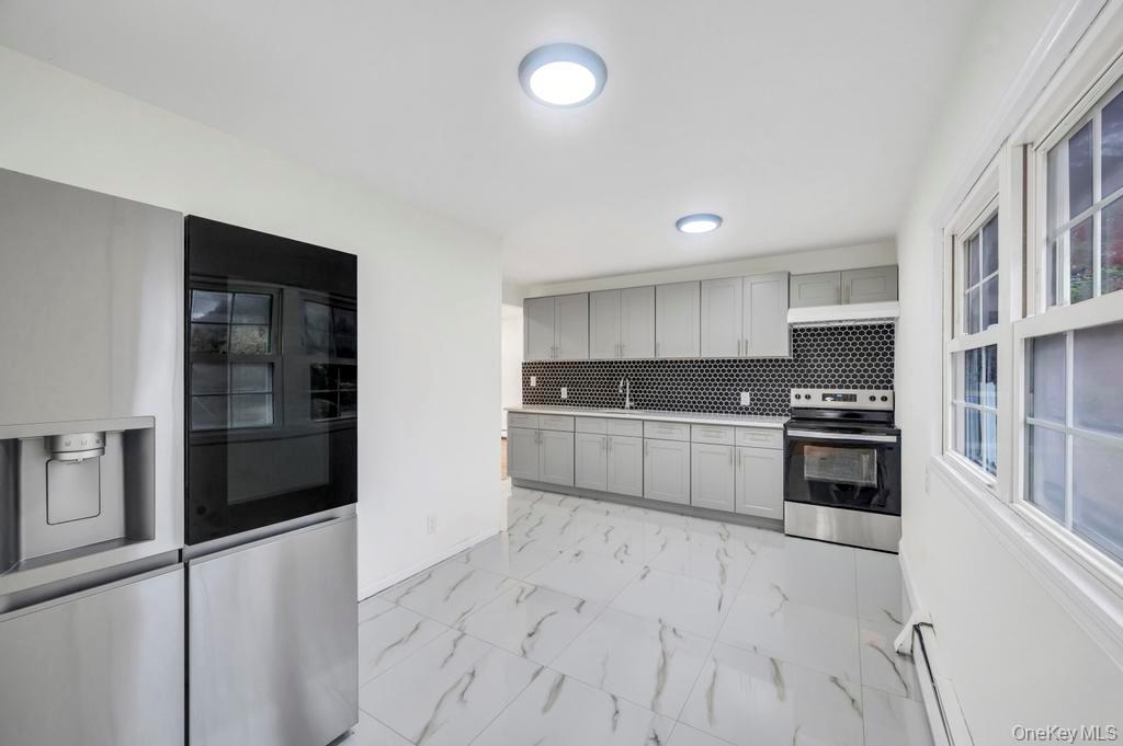 #18 photo, 468 Ferndale Boulevard, מחוז סאפוק Islip , NY 11751