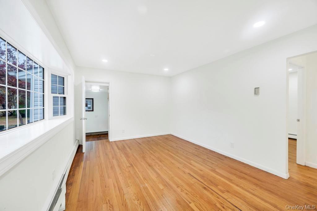 #7 photo, 468 Ferndale Boulevard, מחוז סאפוק Islip , NY 11751