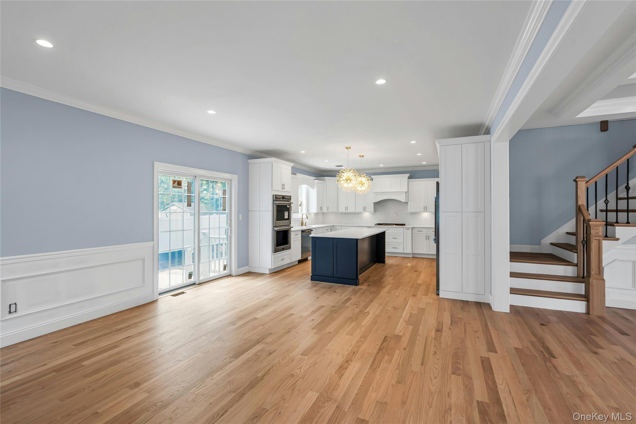 #7 photo, 68 Caroline Street, Нассау ‖ Bethpage , NY 11714