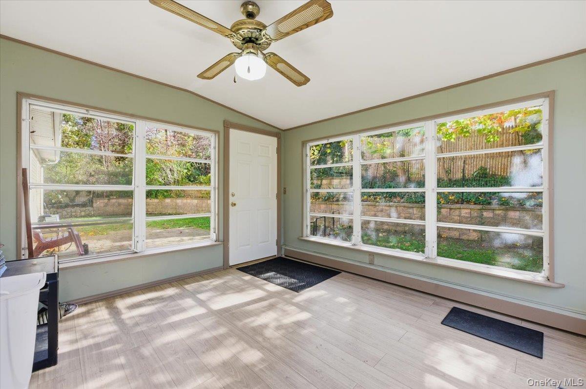 #15 photo, 260 Lower Rocky Point Road, 东长岛 Sound Beach , NY 11789