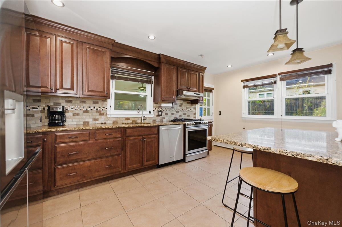 #6 photo, 260 Lower Rocky Point Road, 东长岛 Sound Beach , NY 11789