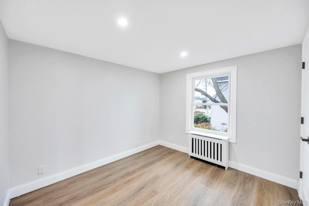 #11 photo, 751 S Hickory Street, Lindenhurst , NY 11757