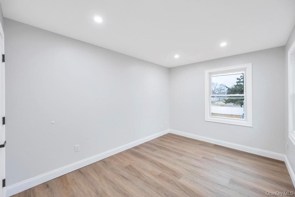 #13 photo, 751 S Hickory Street, Lindenhurst , NY 11757