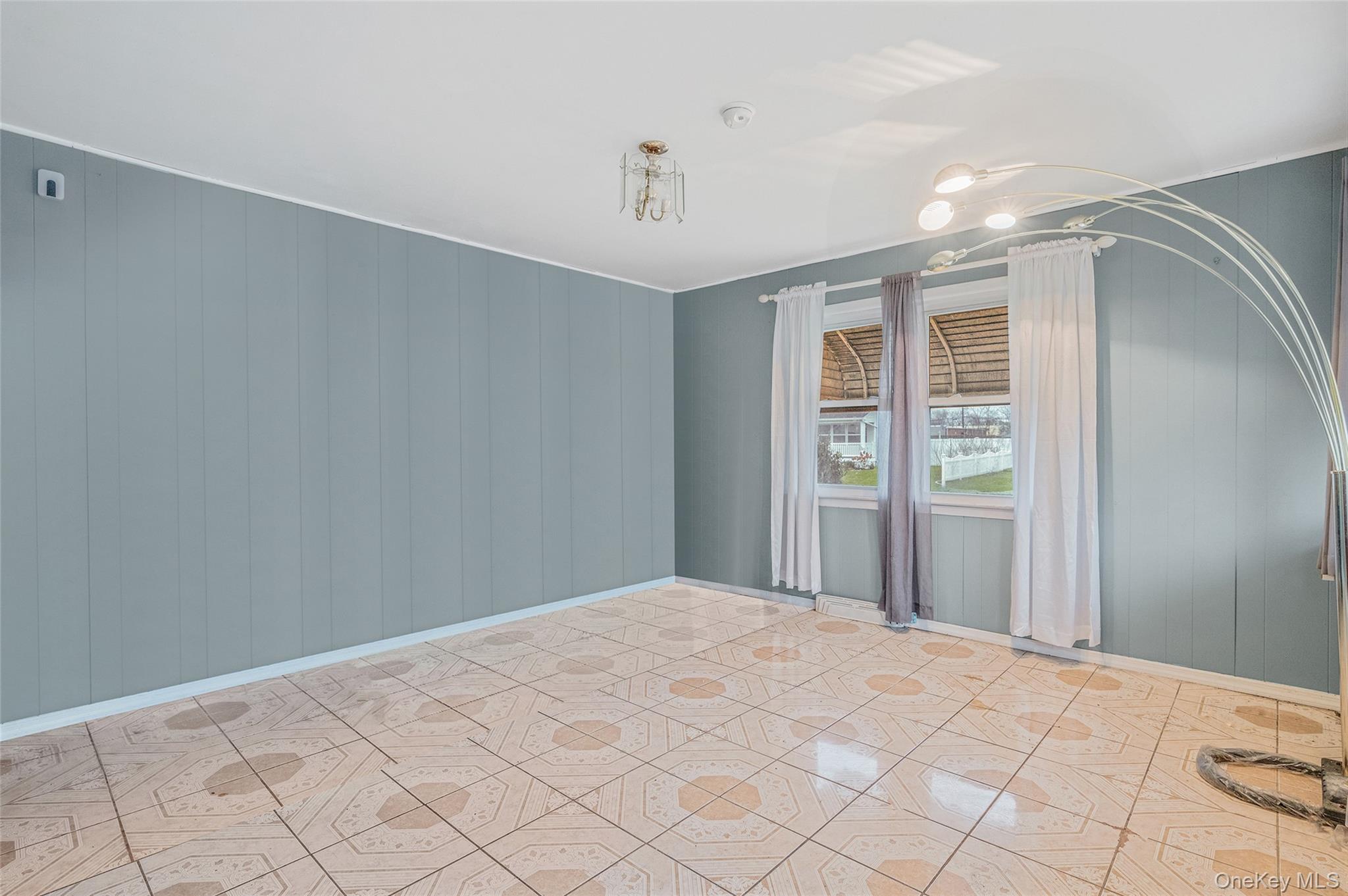 #11 photo, 3 Poplar Road, Amityville , NY 11701