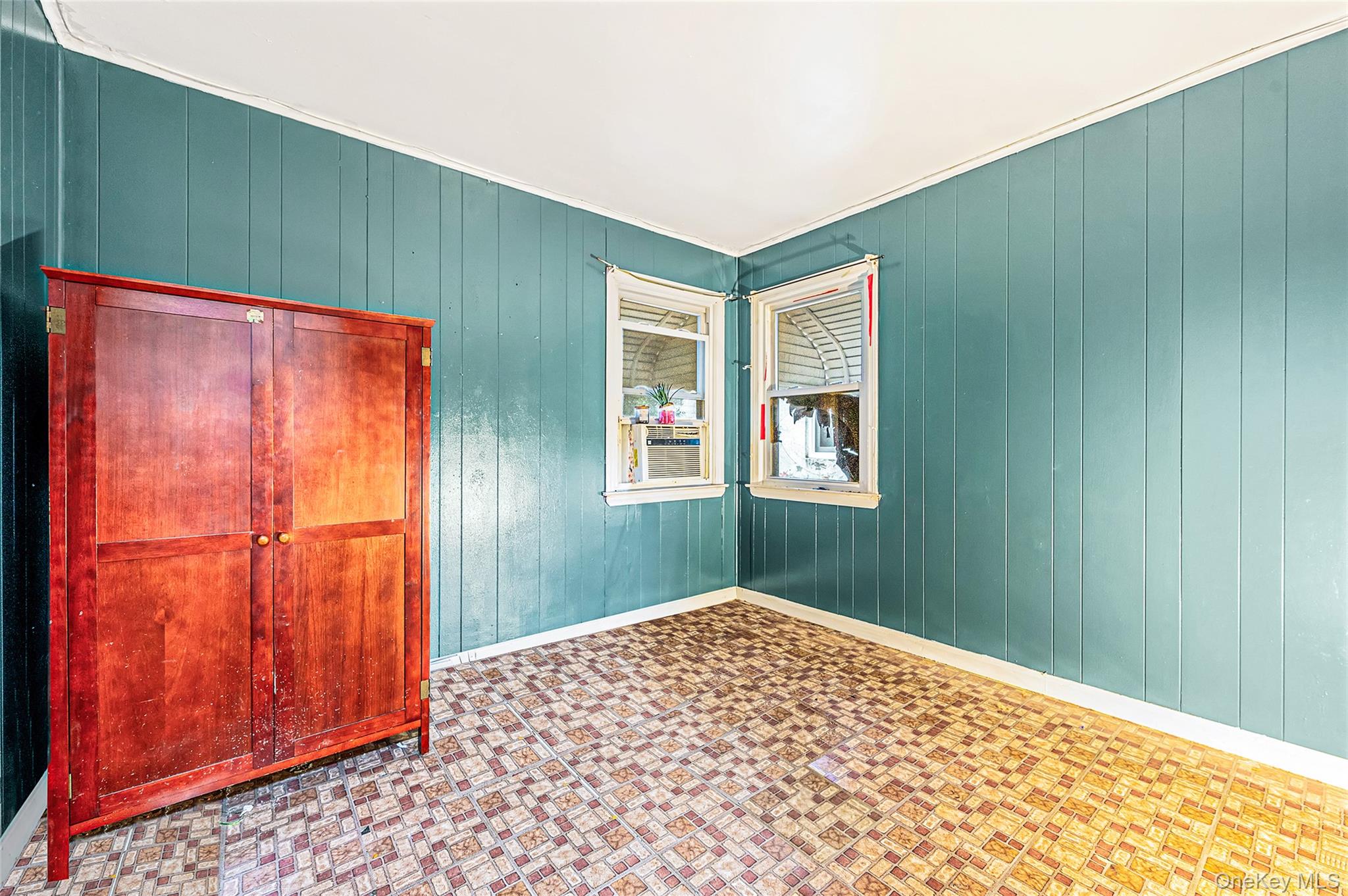 #14 photo, 3 Poplar Road, Amityville , NY 11701