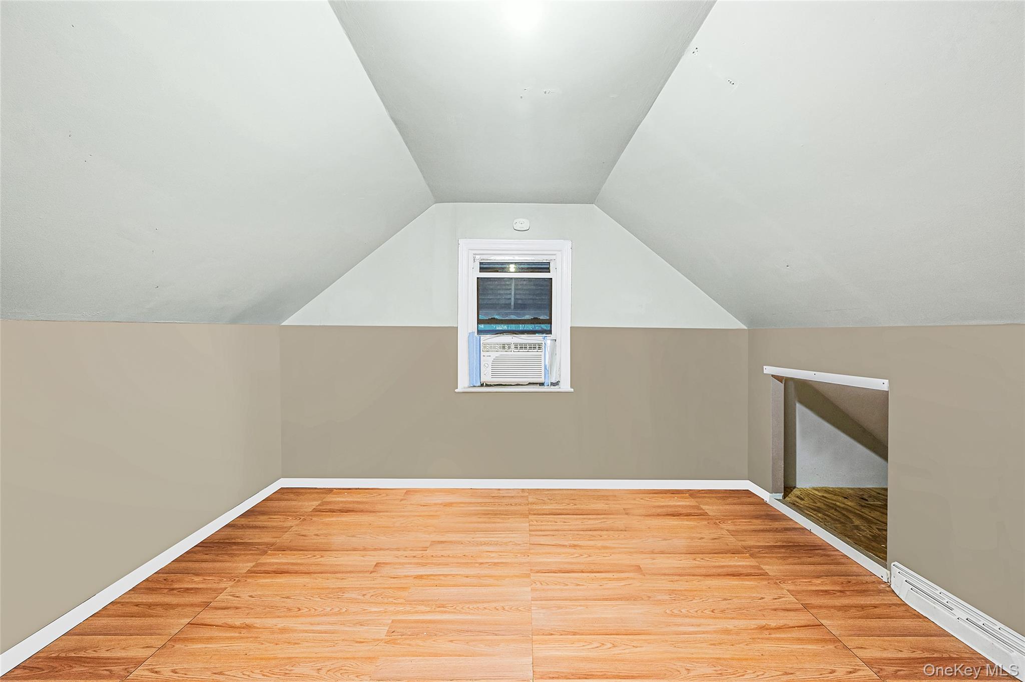 #19 photo, 3 Poplar Road, Amityville , NY 11701