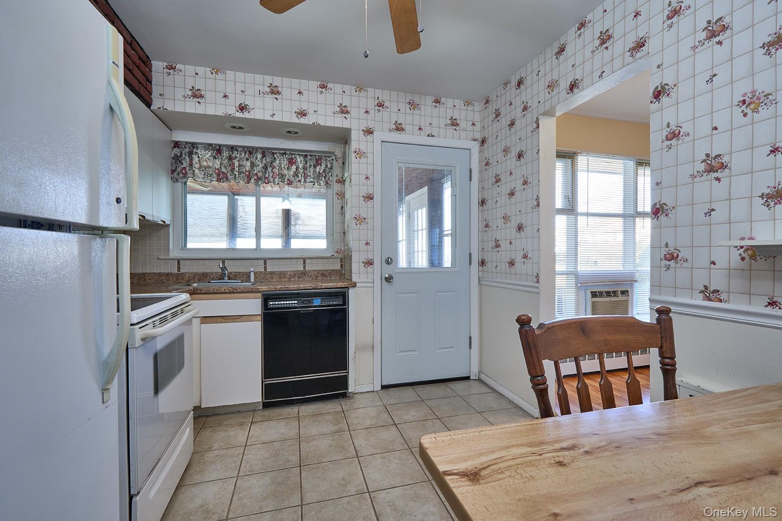 #12 photo, 1068 Ashley Drive, Valley Stream , NY 11580