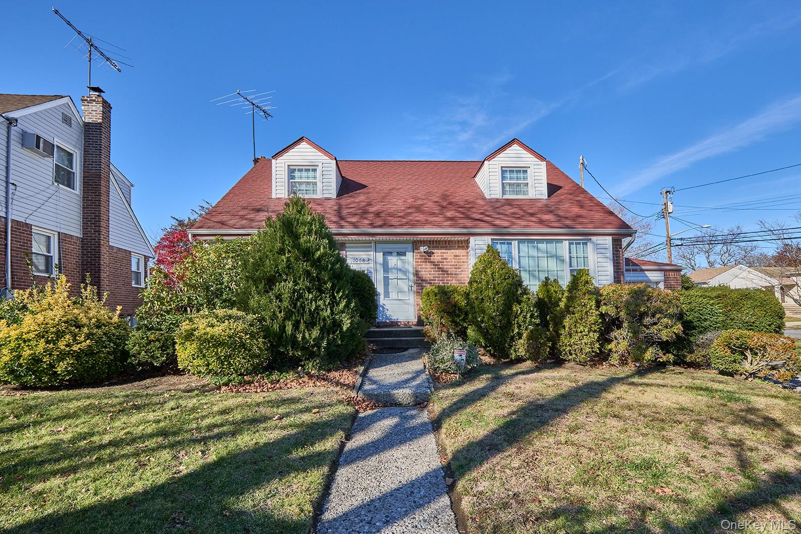 #2 photo, 1068 Ashley Drive, Valley Stream , NY 11580