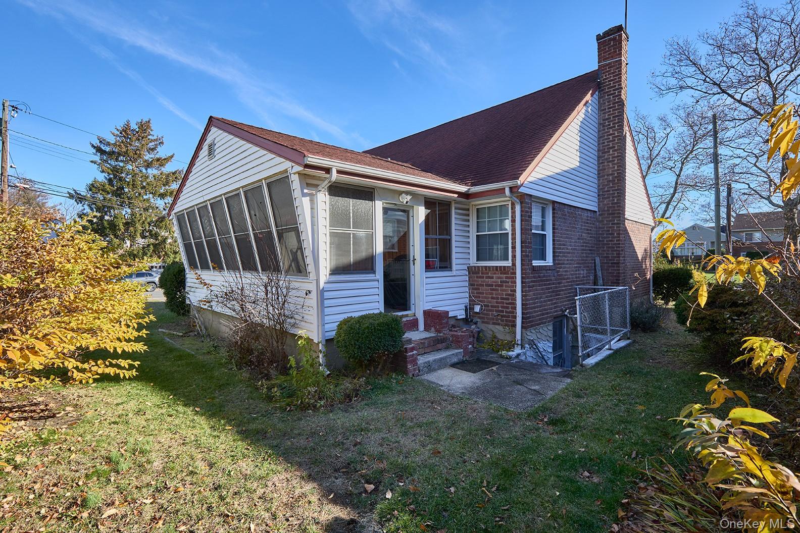 #6 photo, 1068 Ashley Drive, Valley Stream , NY 11580