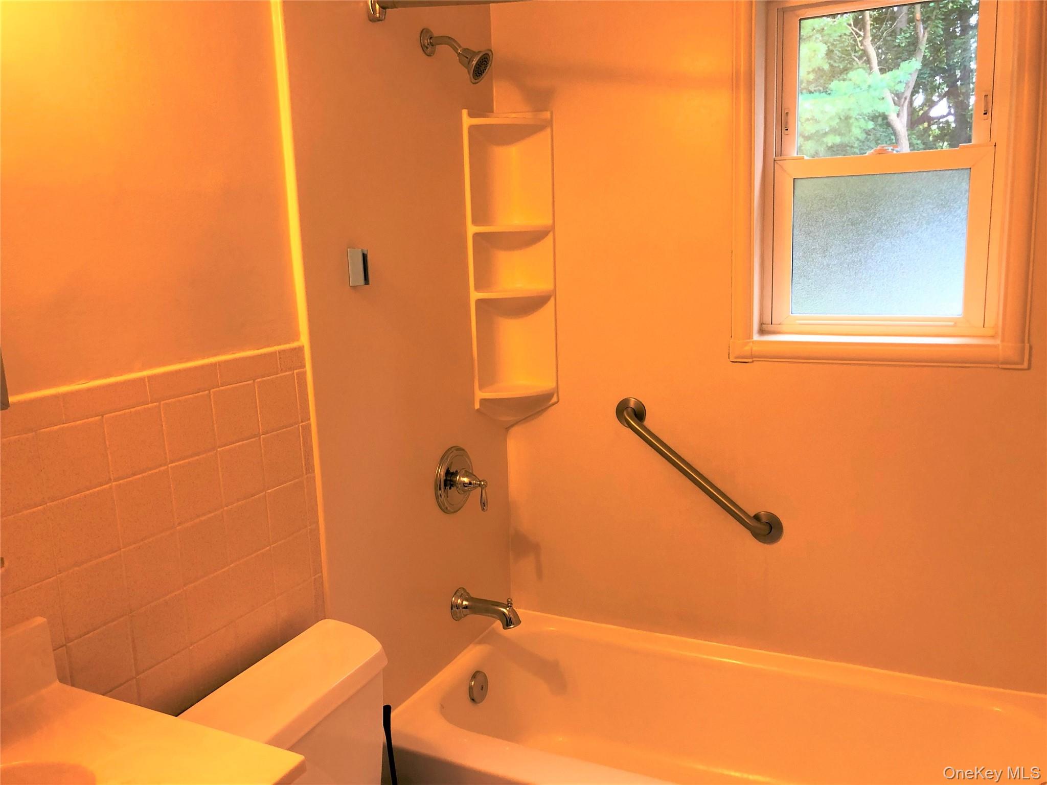 #6 photo, 3596 Park Avenue, 롱 아일랜드 Wantagh , NY 11793