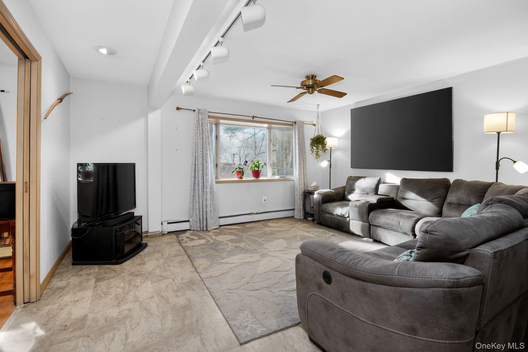 #13 photo, 4 Carlyle Road, 뉴욕주 Hyde Park , NY 12538