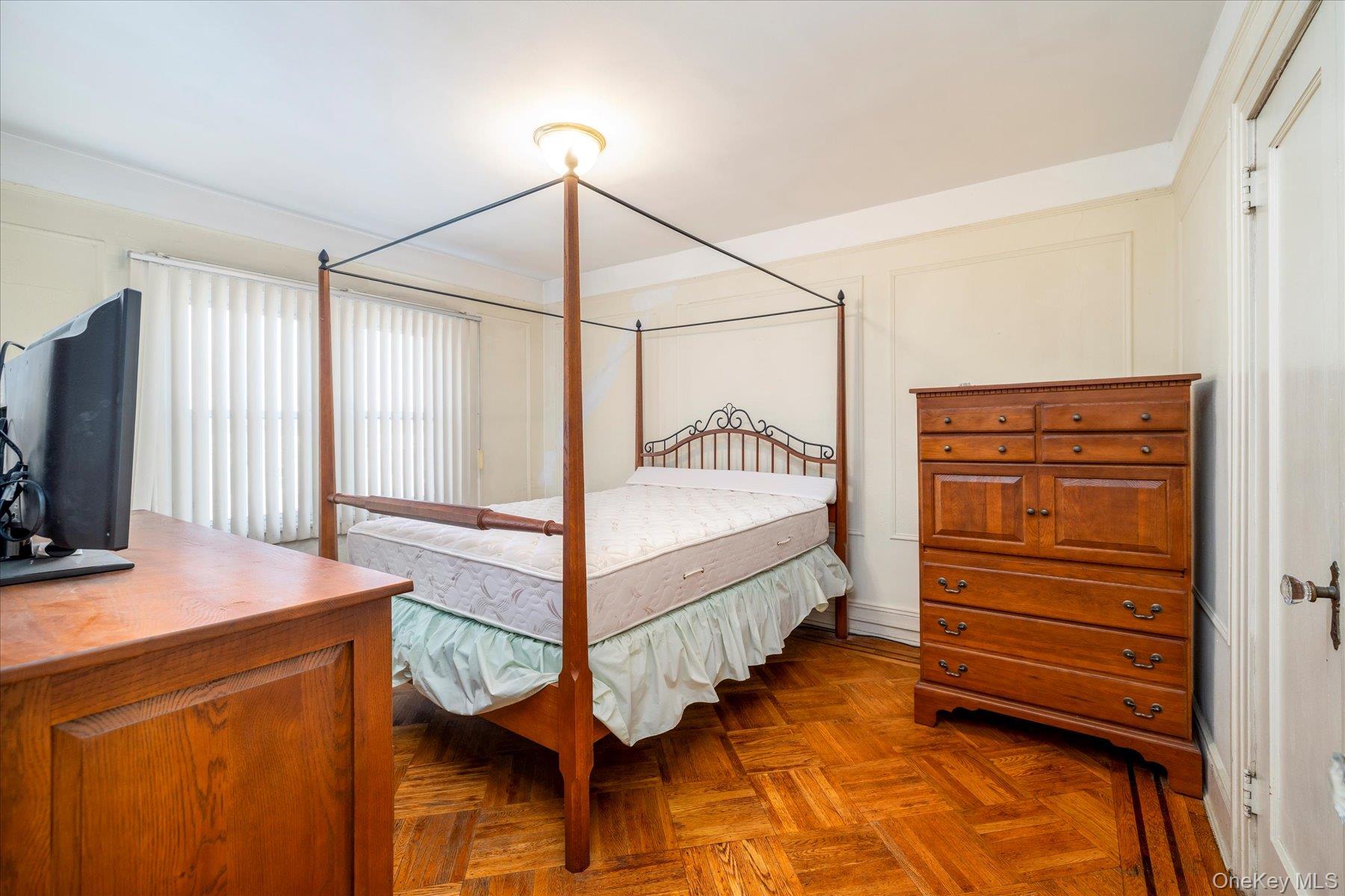 #10 photo, 53-54 66th Street, קווינס Maspeth , NY 11378