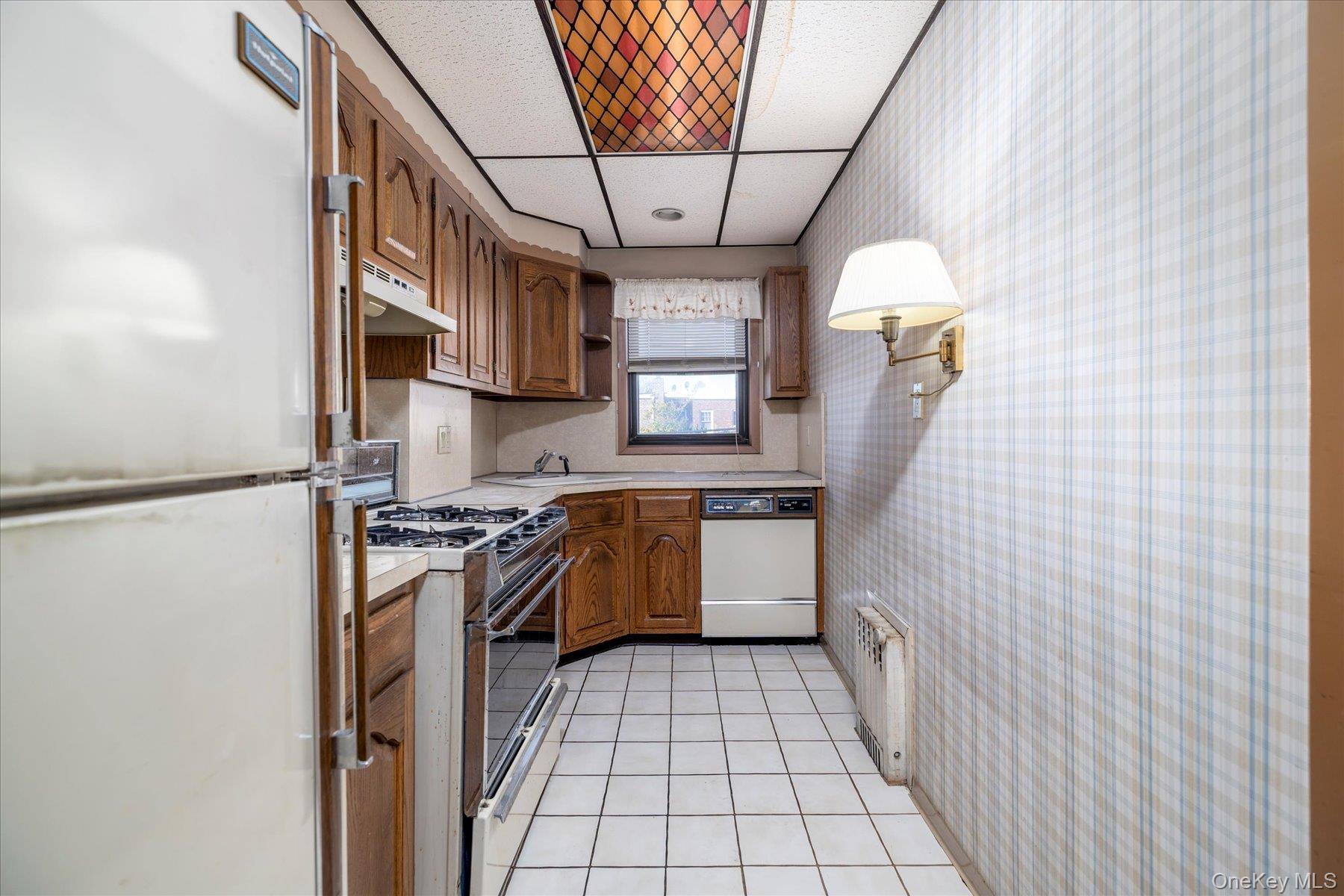 #13 photo, 53-54 66th Street, קווינס Maspeth , NY 11378