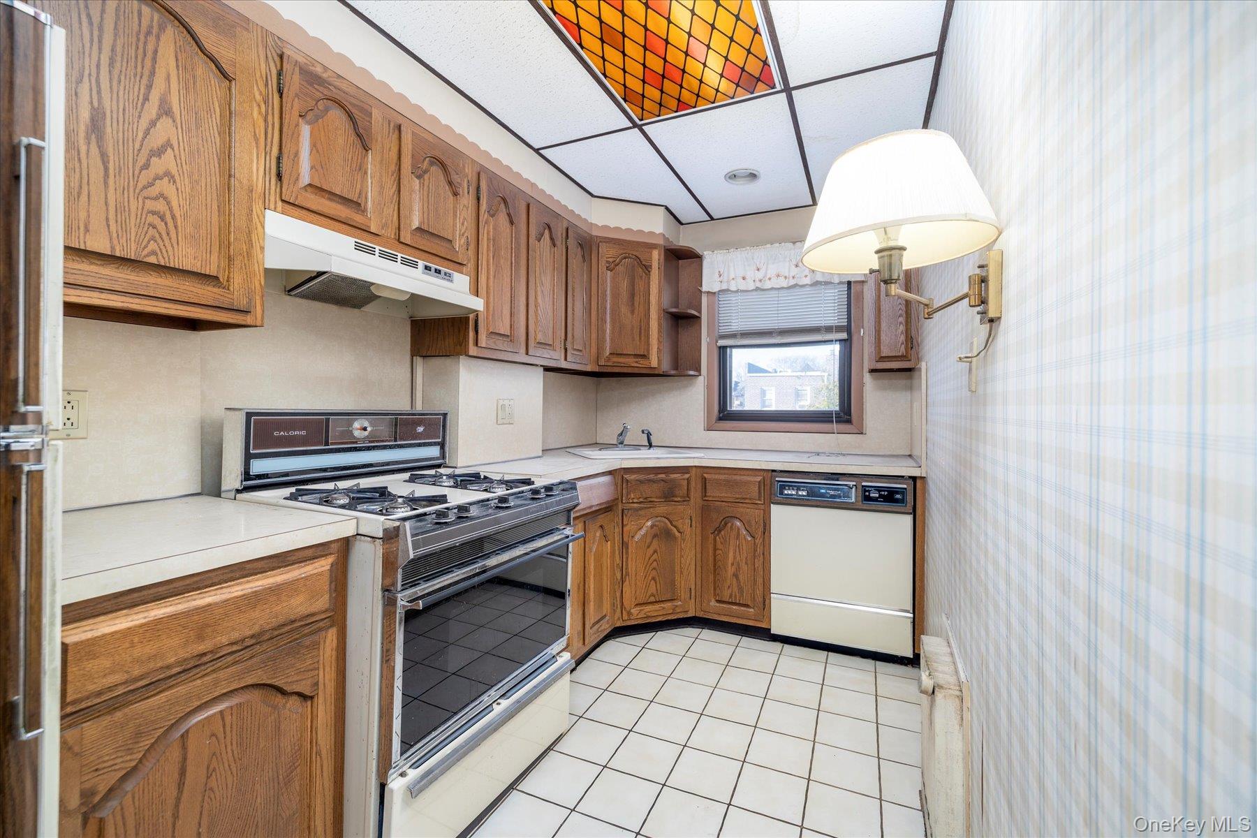 #14 photo, 53-54 66th Street, קווינס Maspeth , NY 11378