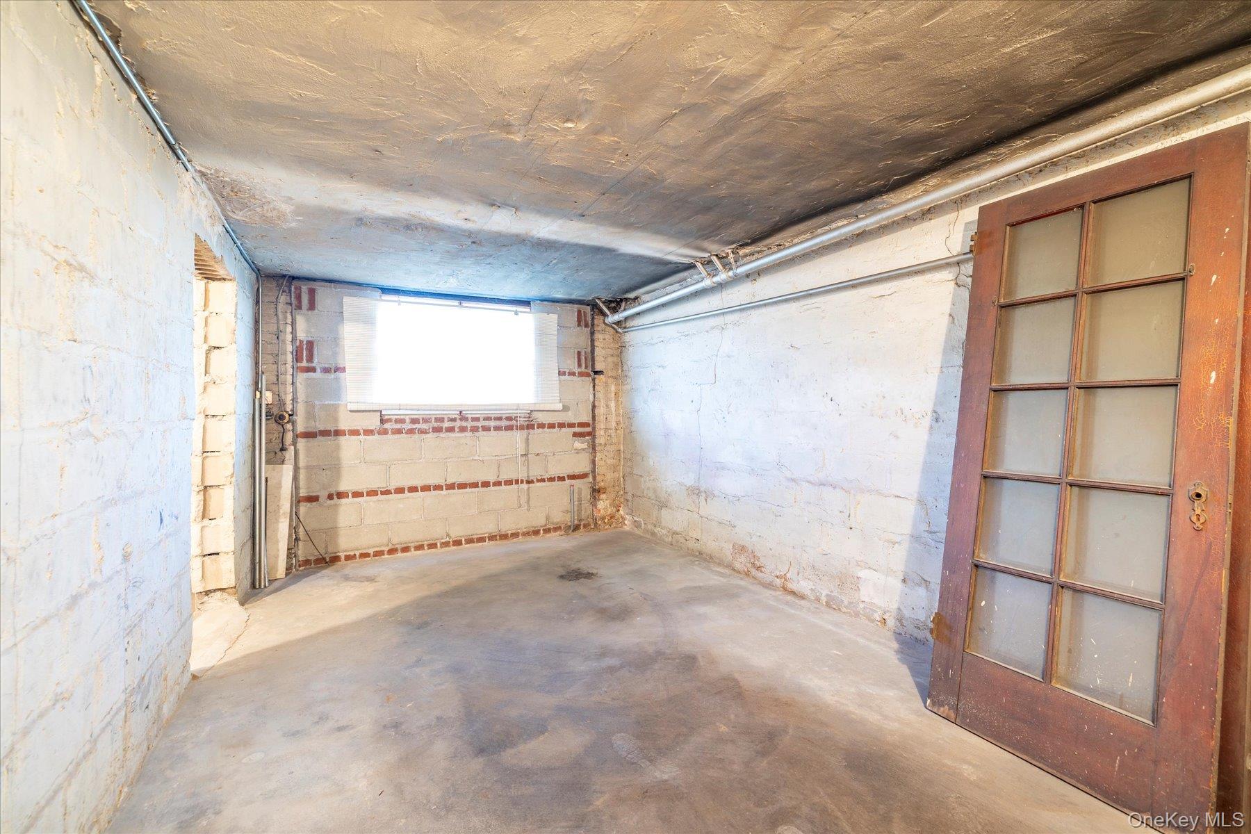 #18 photo, 53-54 66th Street, קווינס Maspeth , NY 11378