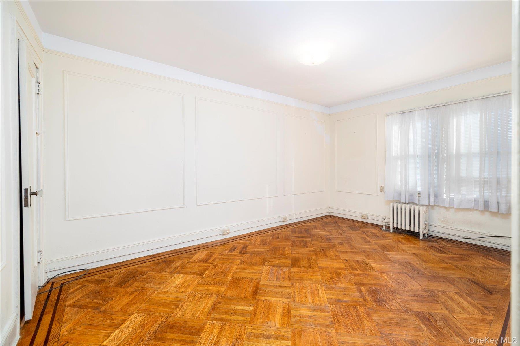 #8 photo, 53-54 66th Street, קווינס Maspeth , NY 11378