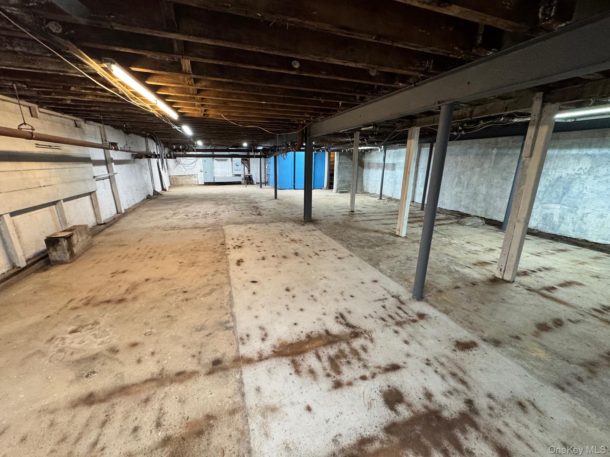 #13 photo, 6918 Myrtle Avenue, Ridgewood , NY 11385