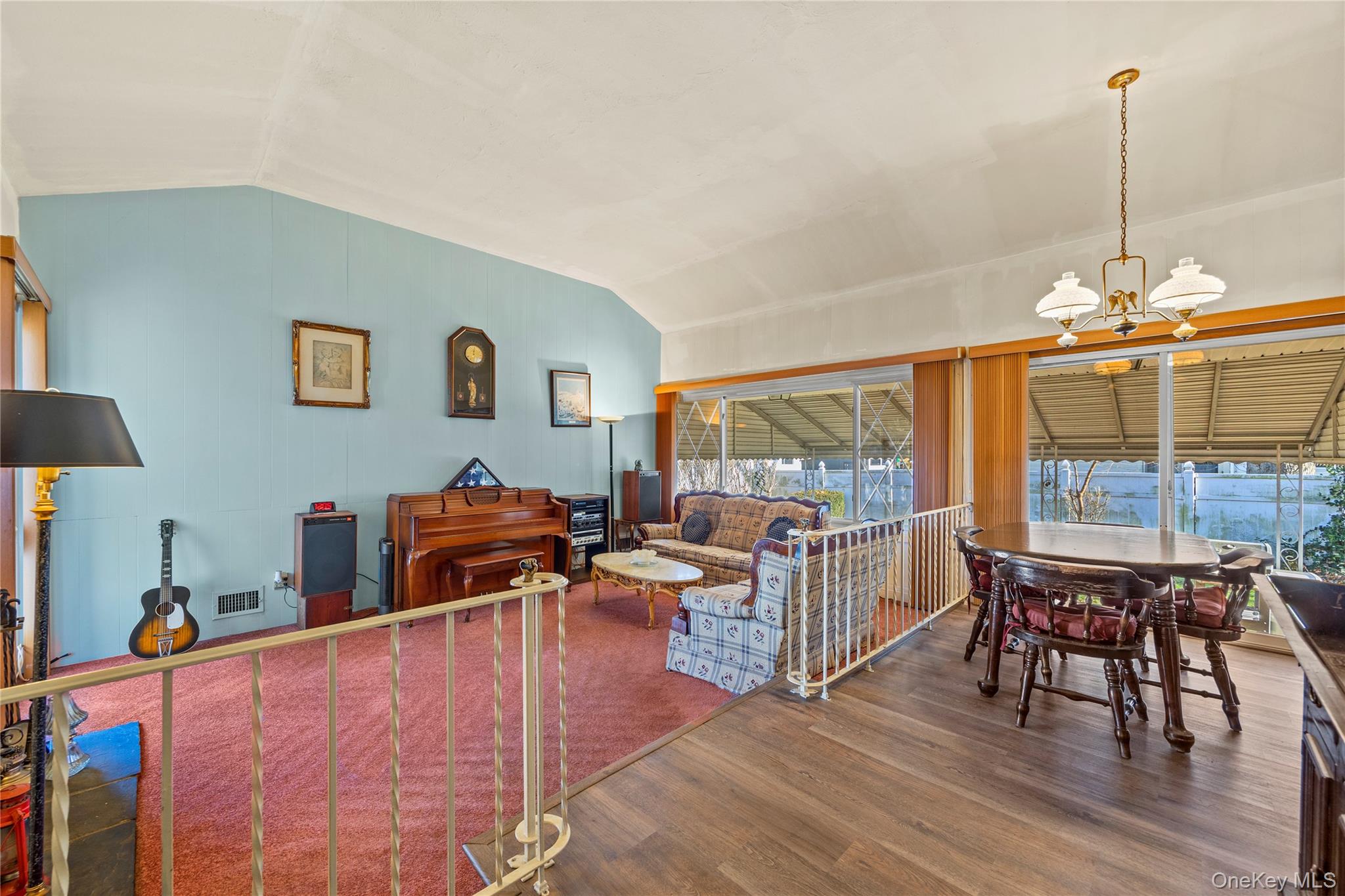 #7 photo, 251 1st Avenue, 롱 아일랜드 Massapequa Park , NY 11762