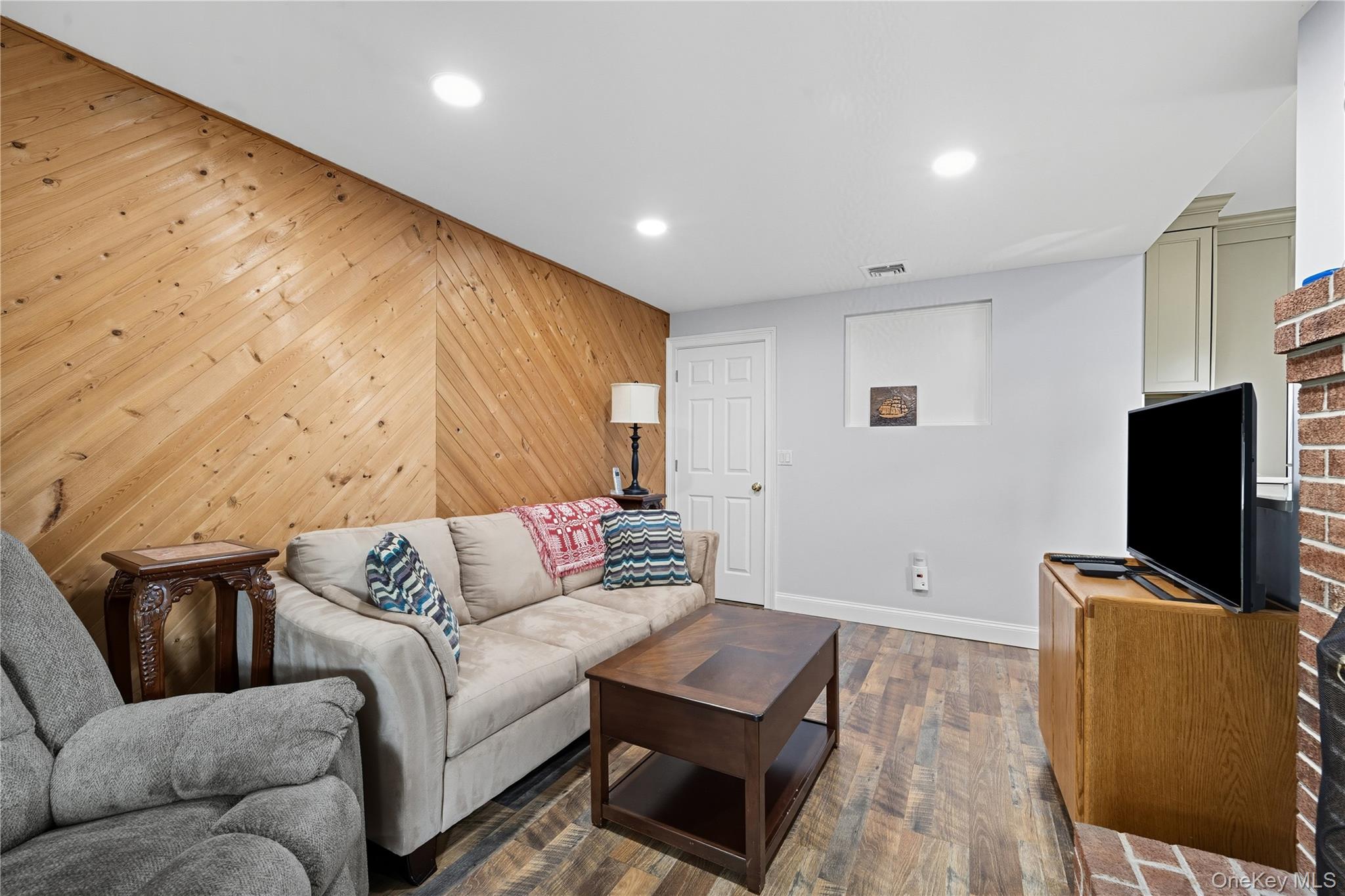 #11 photo, 20 MacArthur Boulevard, Саффолк ‖ Hauppauge , NY 11788