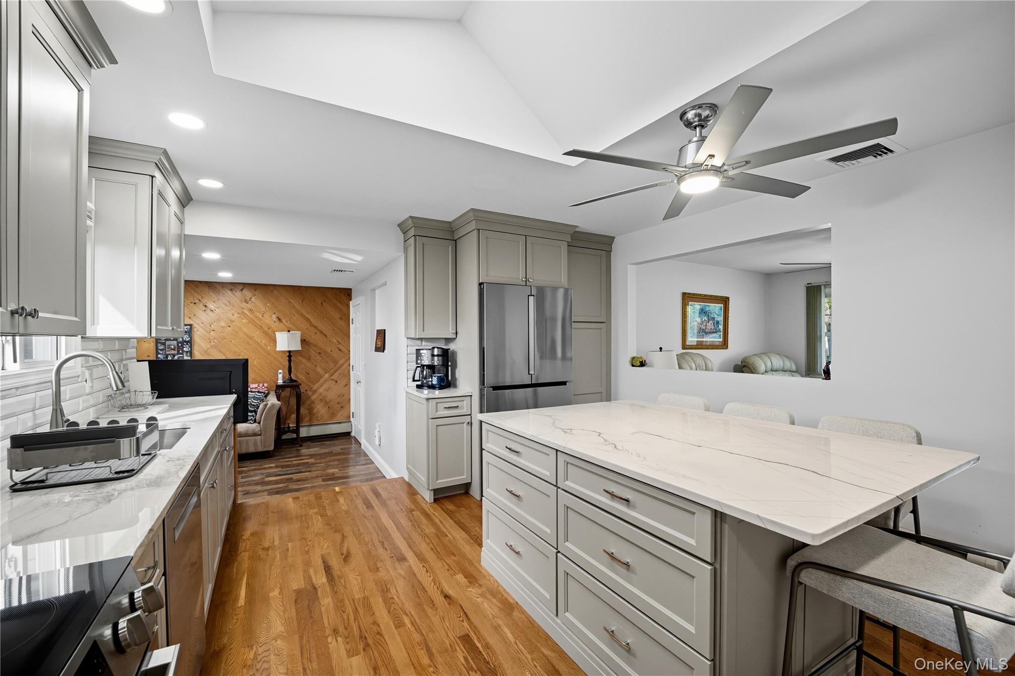 #8 photo, 20 MacArthur Boulevard, Саффолк ‖ Hauppauge , NY 11788