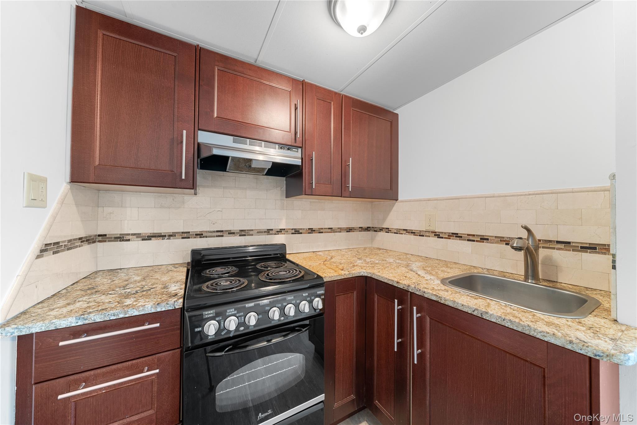 #17 photo, 60 Mercury Avenue, Саффолк ‖ East Patchogue , NY 11772