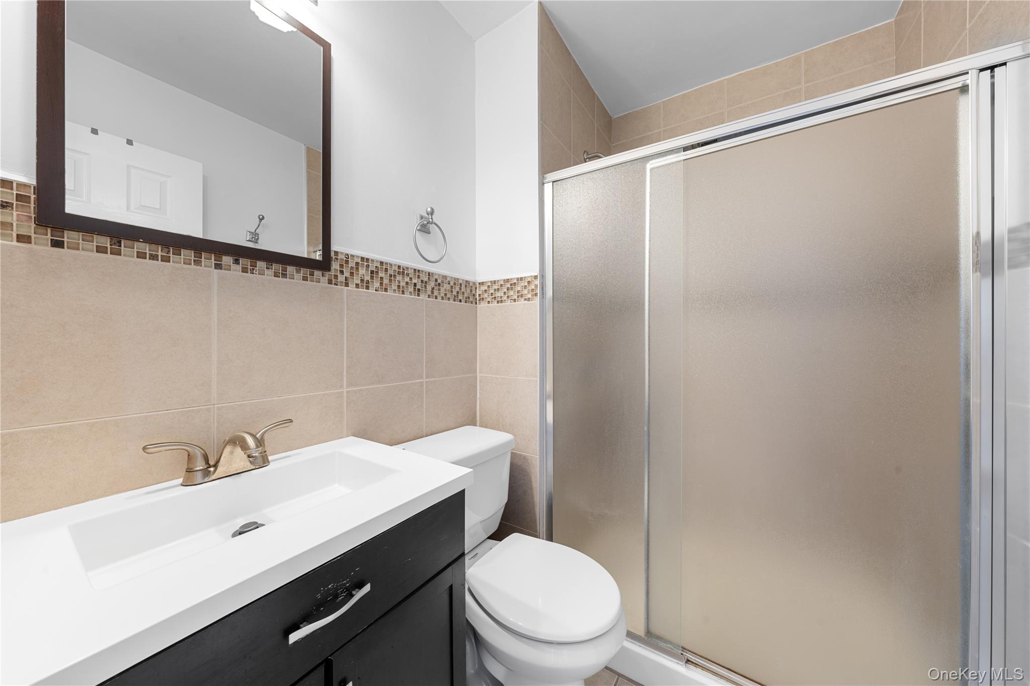 #18 photo, 60 Mercury Avenue, Саффолк ‖ East Patchogue , NY 11772