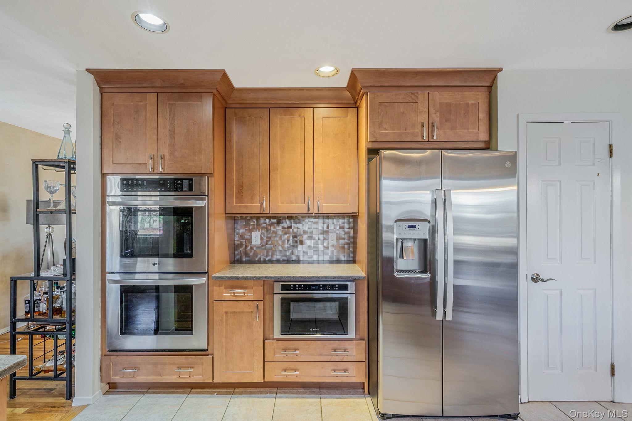 #10 photo, 9 Minto Court, מחוז סאפוק Centereach , NY 11720