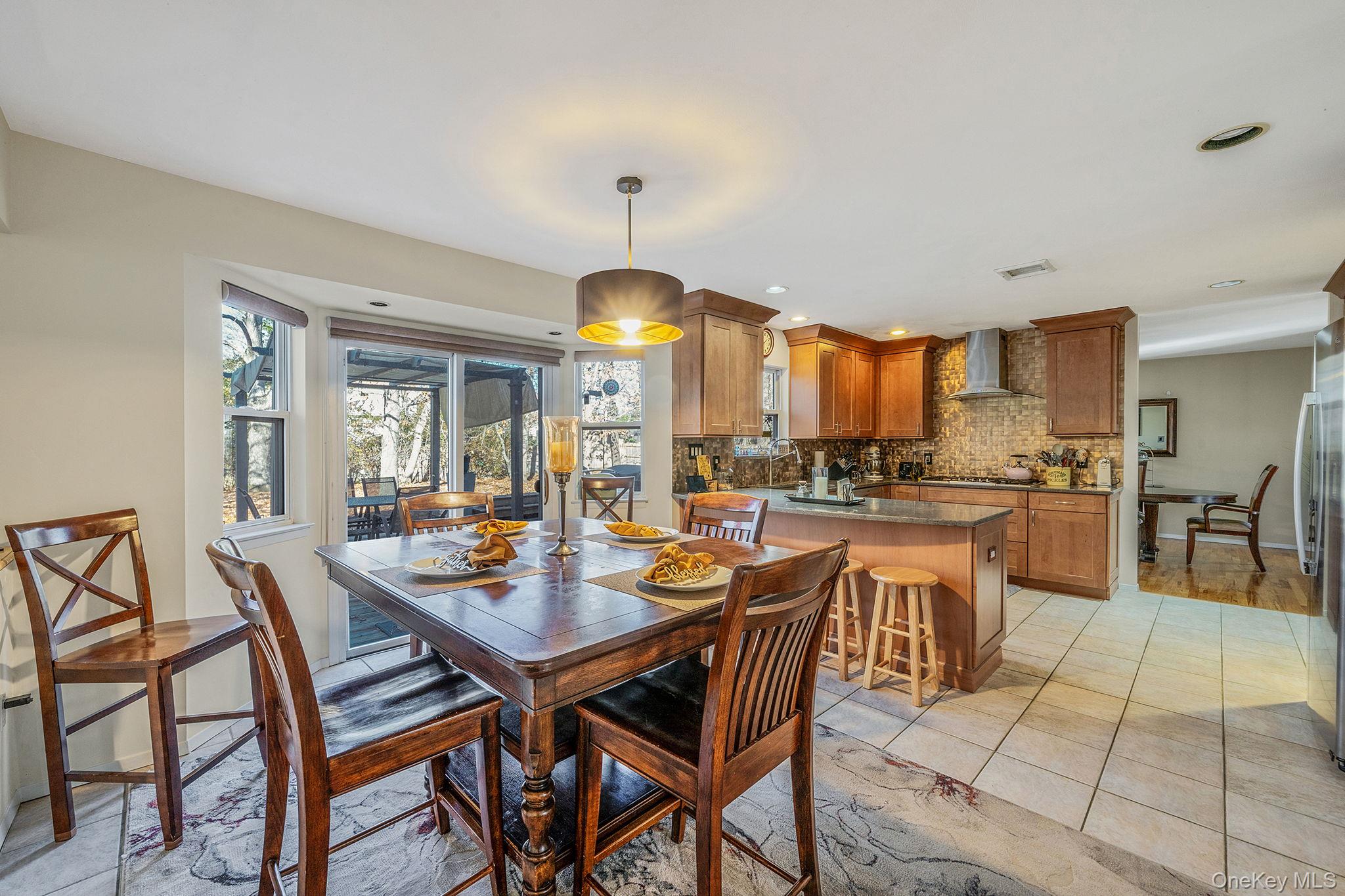 #12 photo, 9 Minto Court, מחוז סאפוק Centereach , NY 11720