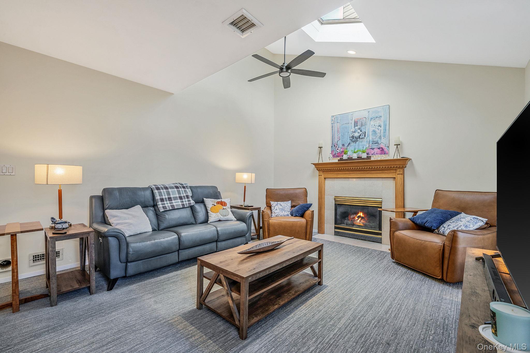 #14 photo, 9 Minto Court, מחוז סאפוק Centereach , NY 11720