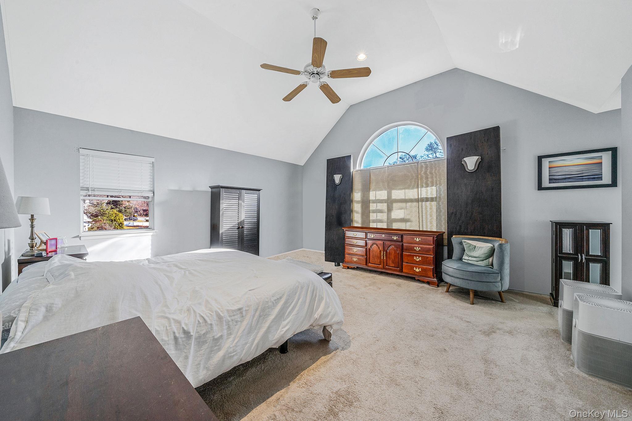 #15 photo, 9 Minto Court, מחוז סאפוק Centereach , NY 11720