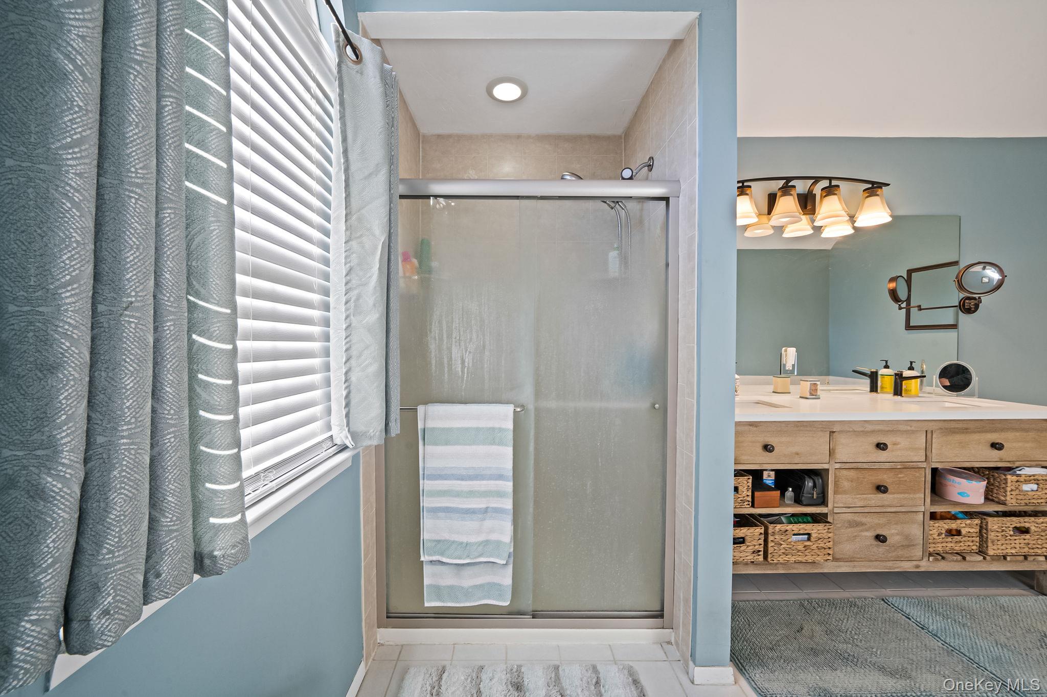 #18 photo, 9 Minto Court, מחוז סאפוק Centereach , NY 11720