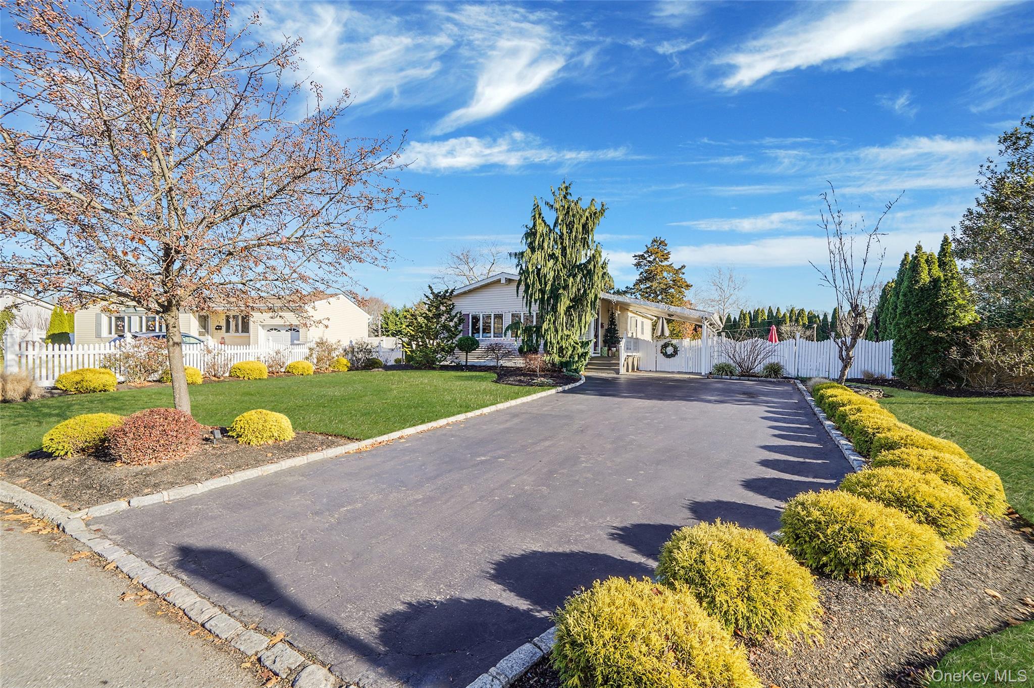 #11 photo, 15 Penn Drive, מחוז סאפוק Smithtown , NY 11787