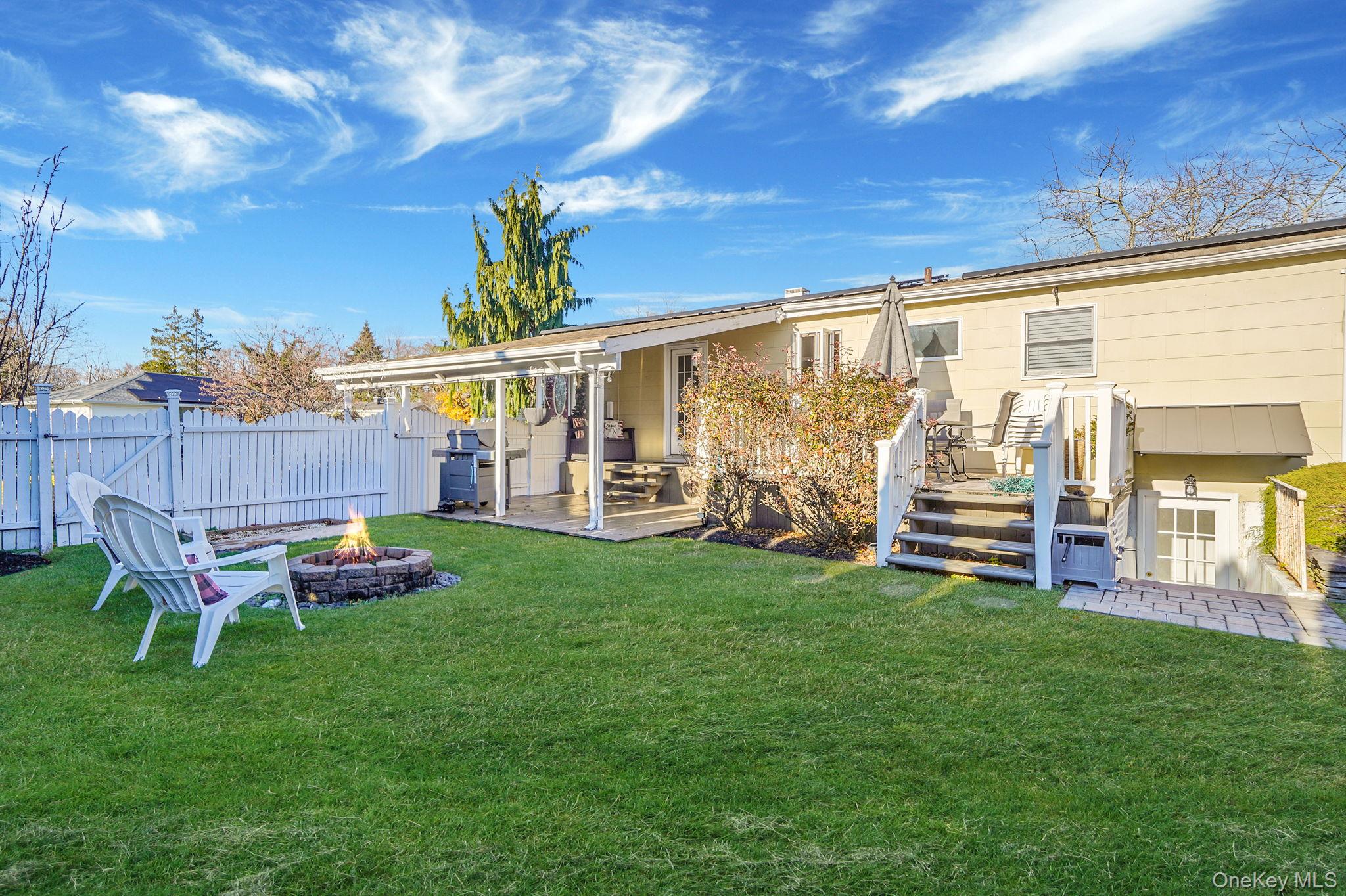 #2 photo, 15 Penn Drive, מחוז סאפוק Smithtown , NY 11787