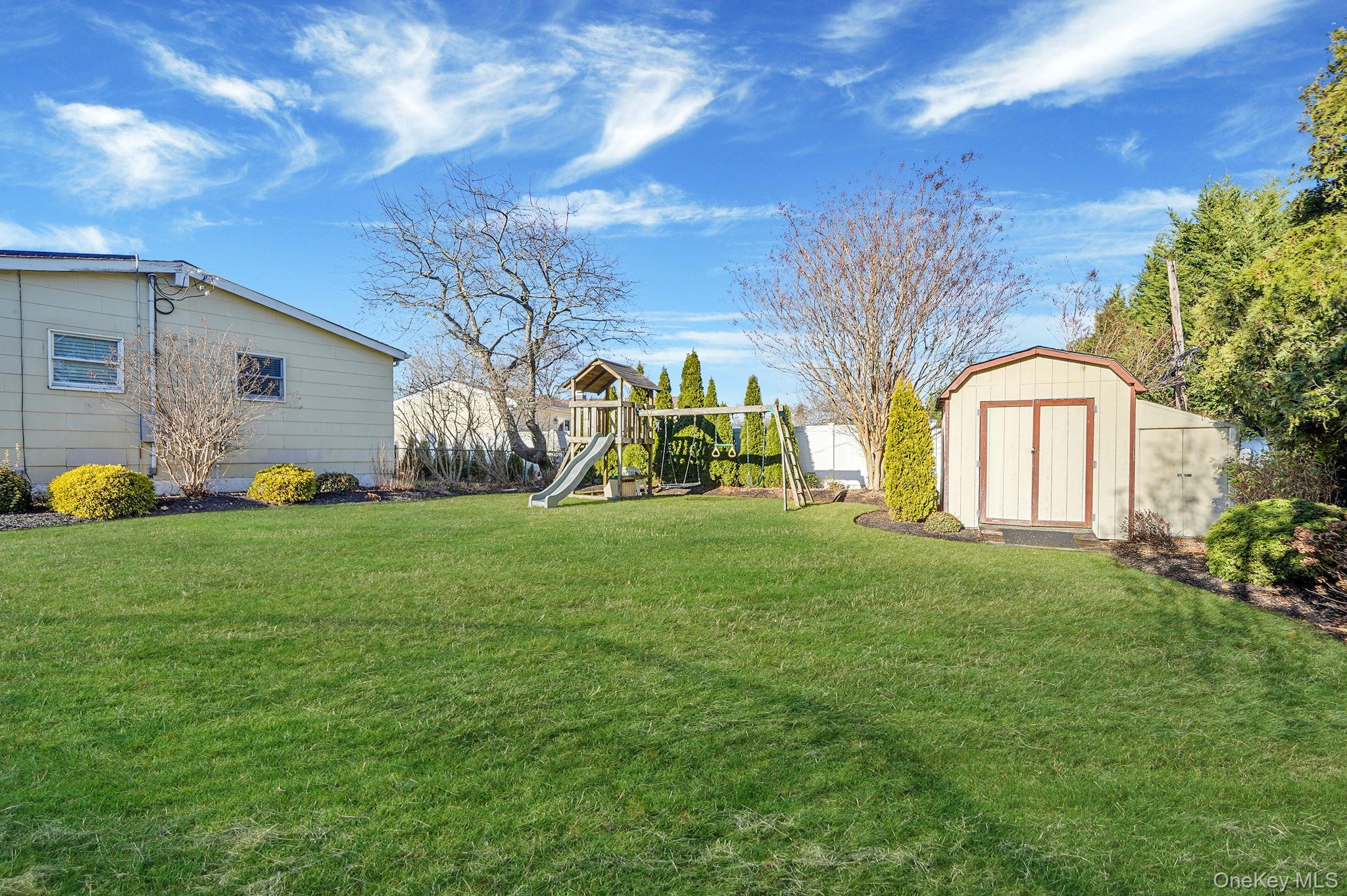 #7 photo, 15 Penn Drive, מחוז סאפוק Smithtown , NY 11787