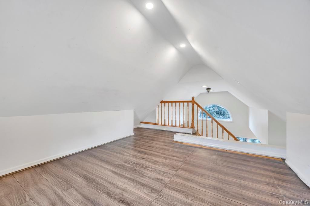 #16 photo, 88 Marlboro Road, מחוז נסאו Valley Stream , NY 11581