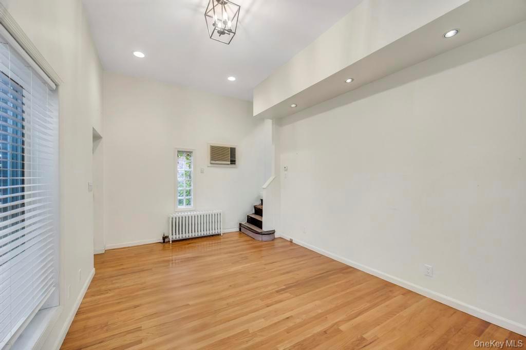 #6 photo, 88 Marlboro Road, מחוז נסאו Valley Stream , NY 11581