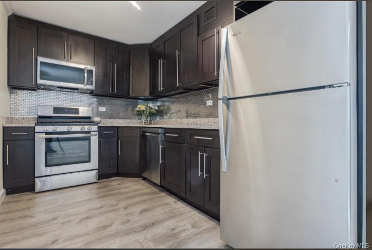 #2 photo, 2 BAY CLUB Drive, Куинс ‖ Bayside , NY 11360