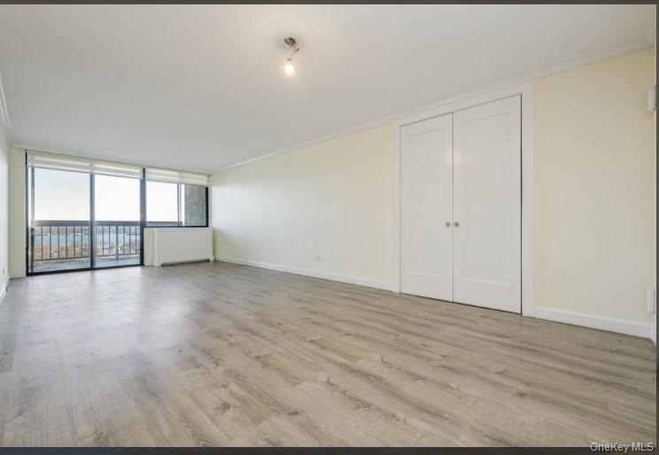 #8 photo, 2 BAY CLUB Drive, Куинс ‖ Bayside , NY 11360