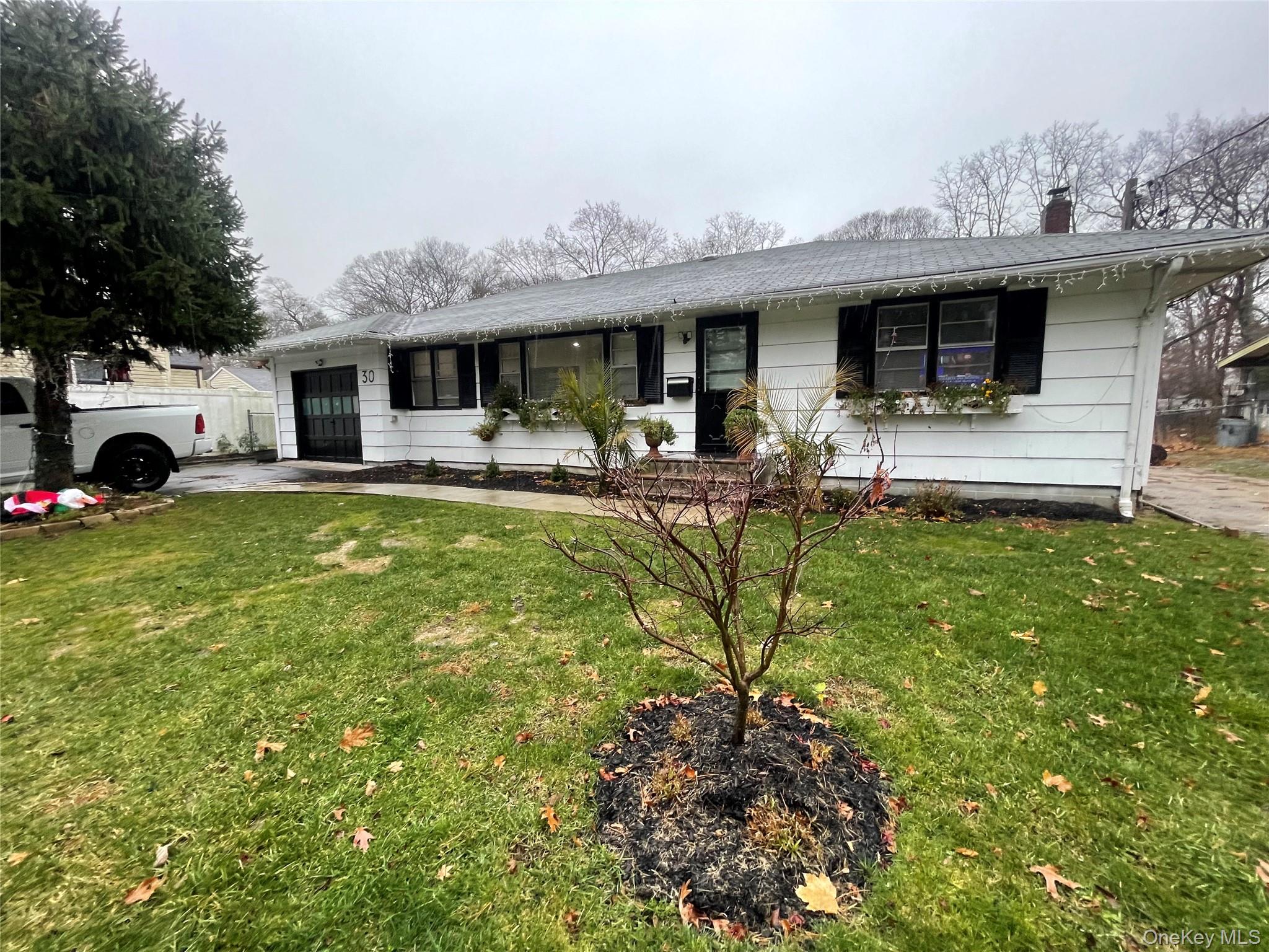 #11 photo, 30 Oakcrest Avenue, מחוז סאפוק Middle Island , NY 11953