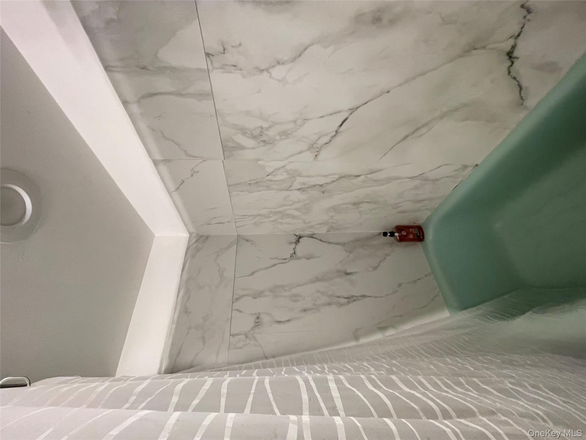 #16 photo, 30 Oakcrest Avenue, מחוז סאפוק Middle Island , NY 11953