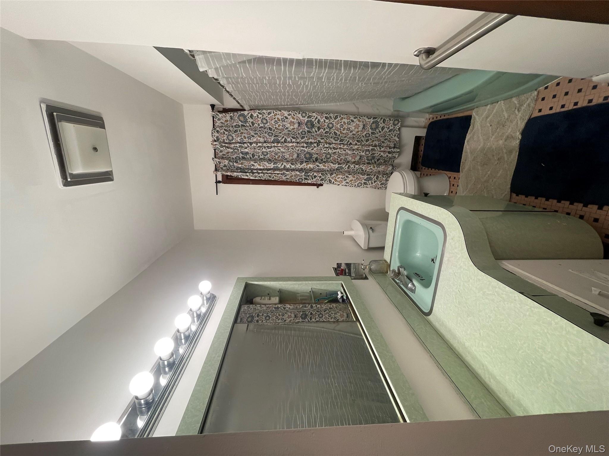 #17 photo, 30 Oakcrest Avenue, מחוז סאפוק Middle Island , NY 11953