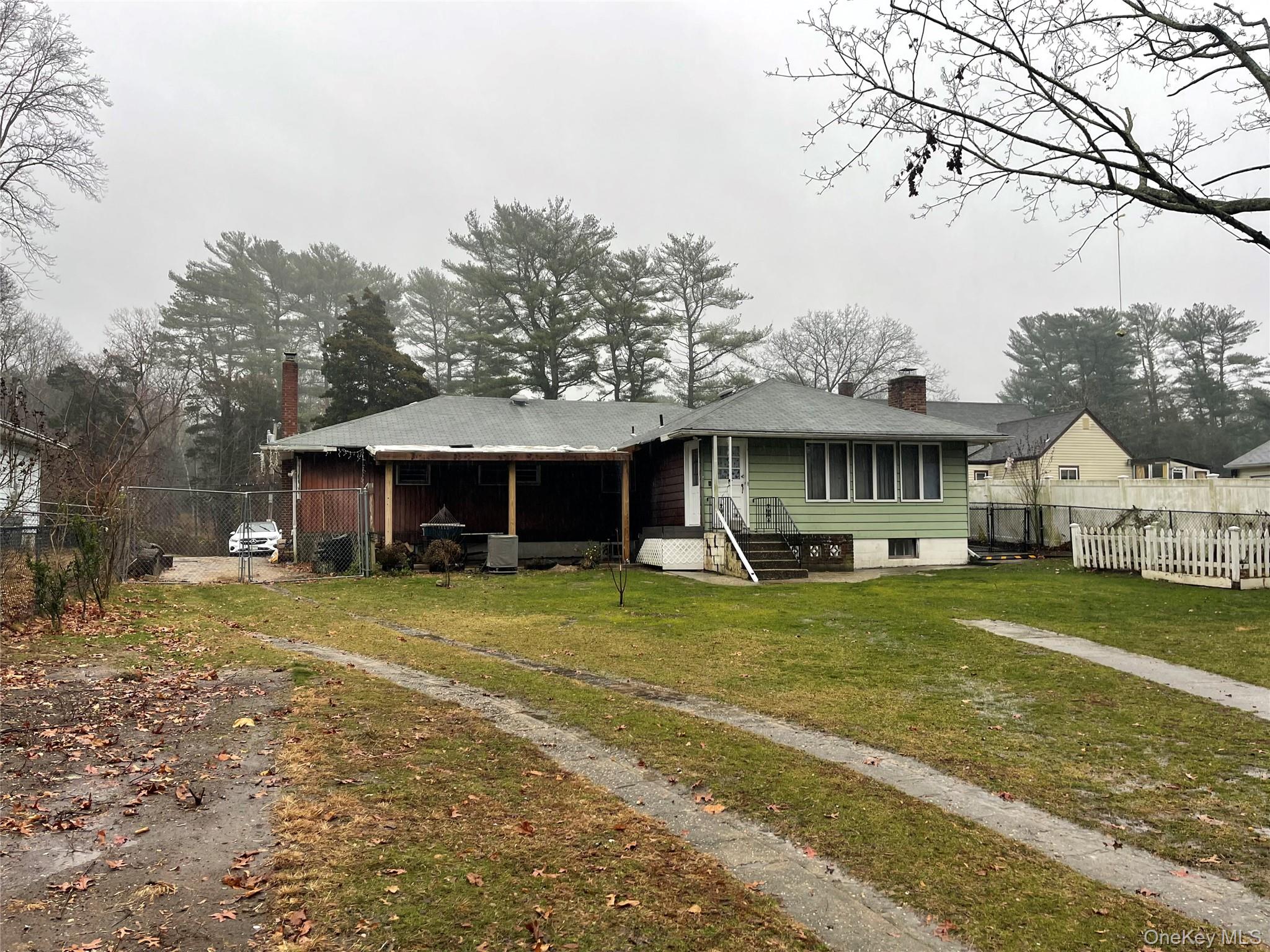 #4 photo, 30 Oakcrest Avenue, מחוז סאפוק Middle Island , NY 11953