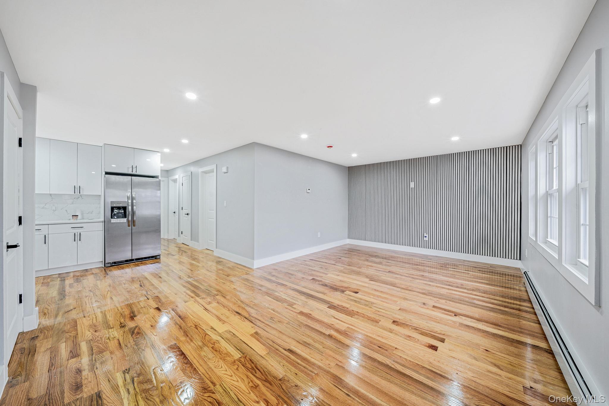 #2 photo, 21407 110th Avenue, 皇后区 Queens Village , NY 11429