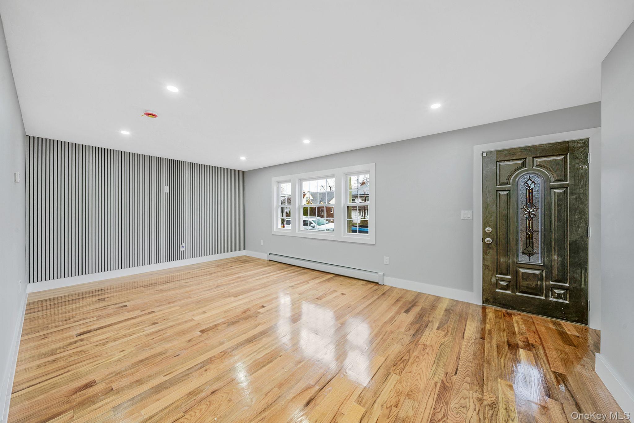 #3 photo, 21407 110th Avenue, 皇后区 Queens Village , NY 11429
