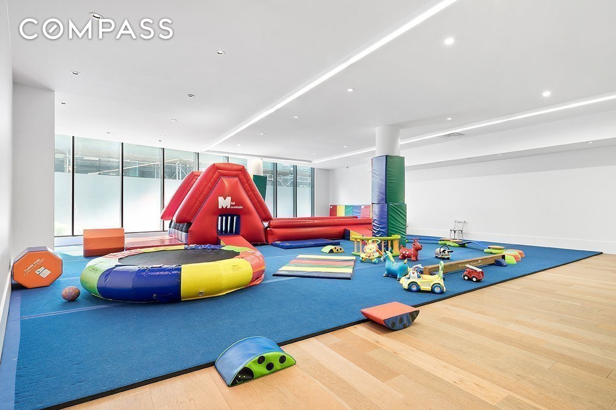 #19 photo, 429 Kent Avenue, Williamsburg , NY 11249