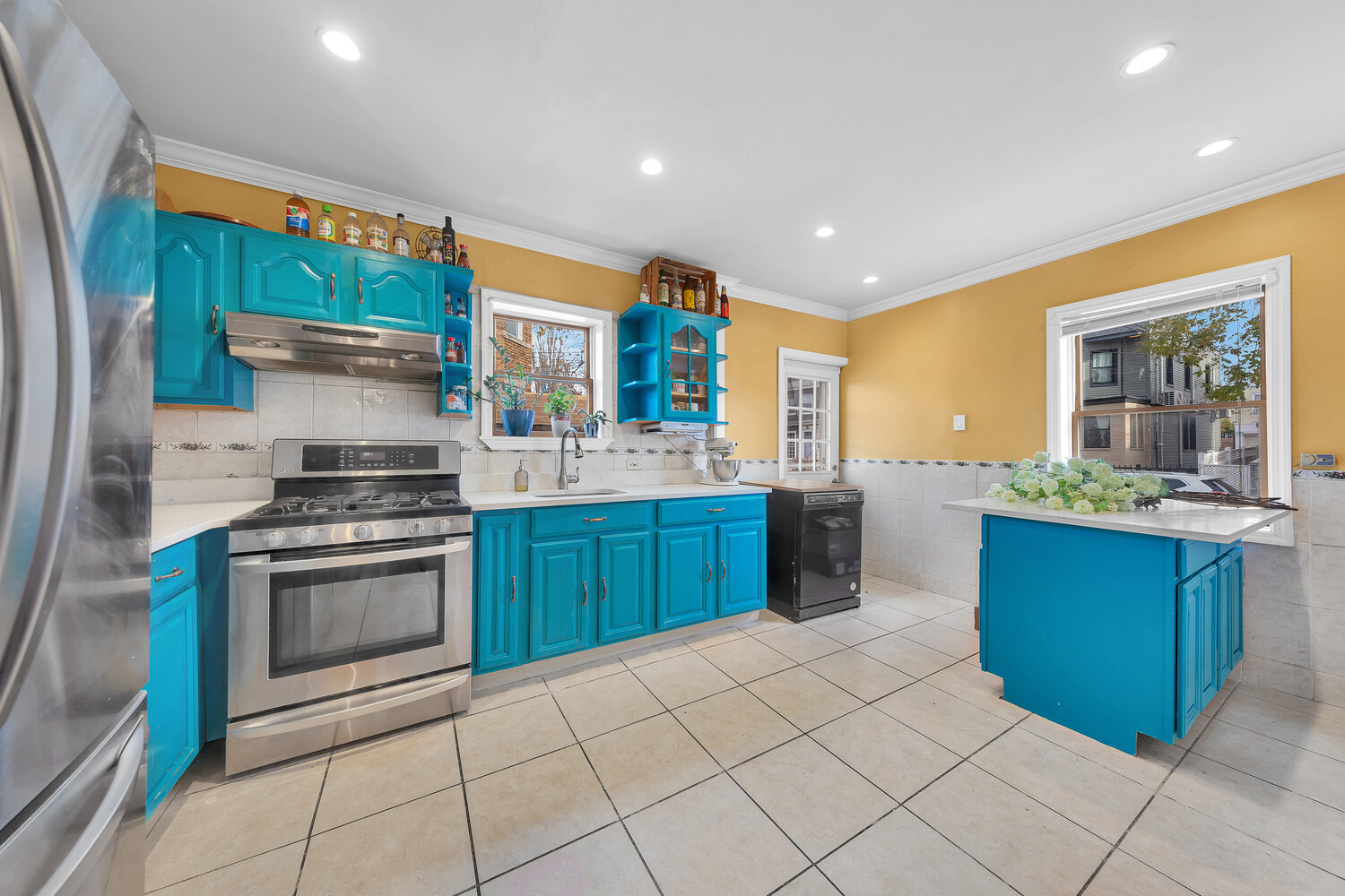 #10 photo, 60-27 ST FELIX Avenue, Glendale , NY 11385