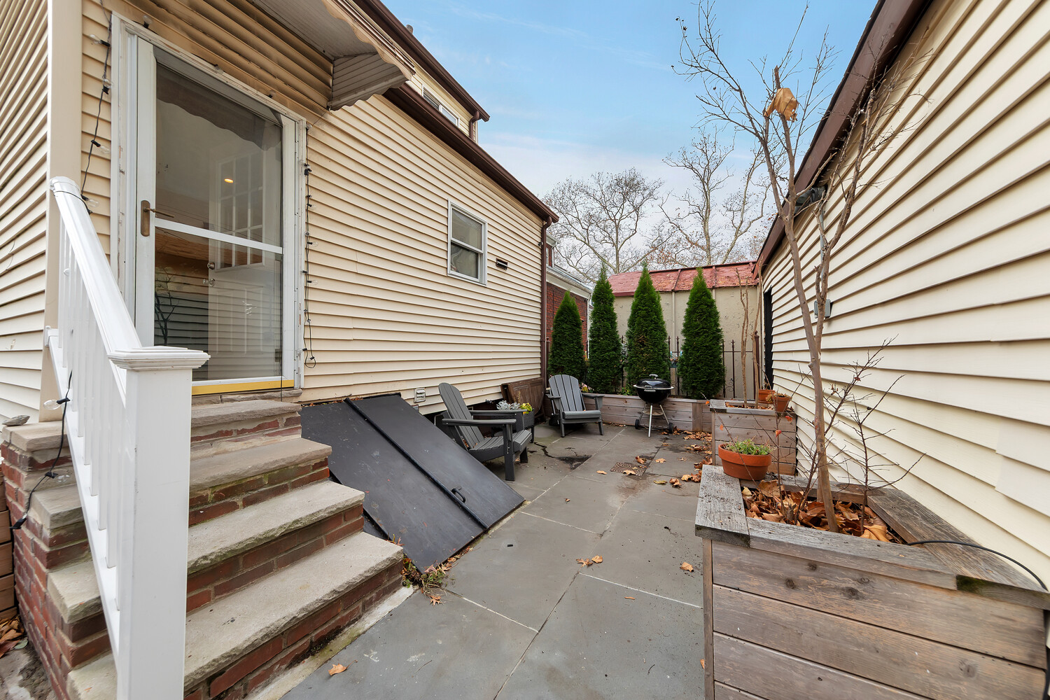 #17 photo, 60-27 ST FELIX Avenue, Glendale , NY 11385