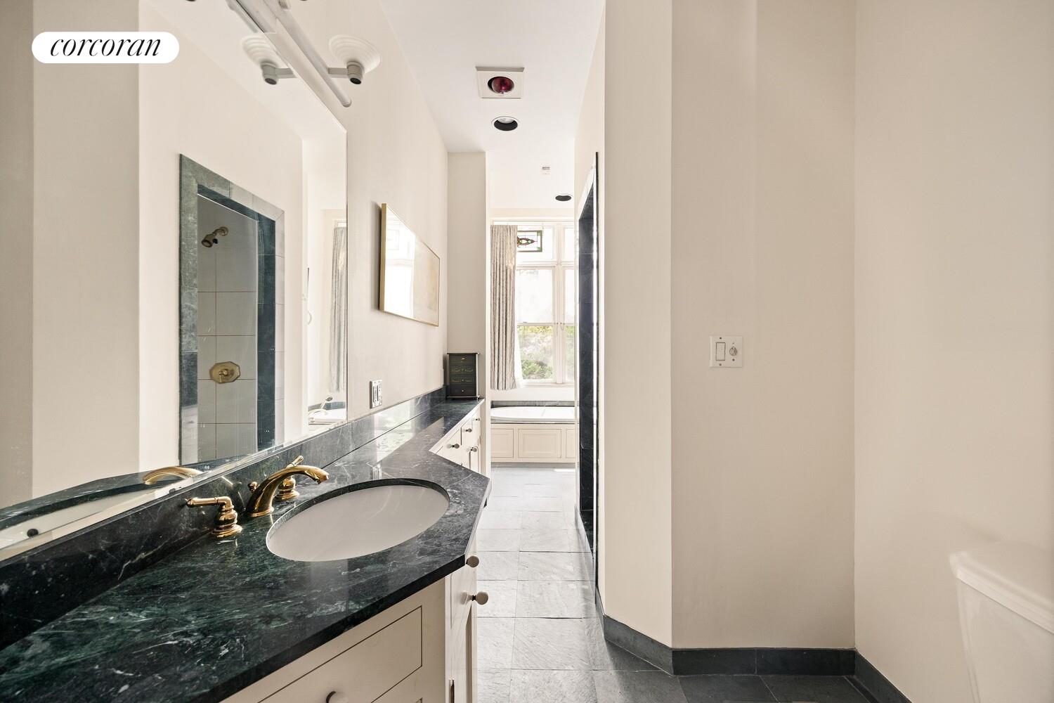 #6 photo, 134 W 13TH Street, Greenwich Village , NY 10011