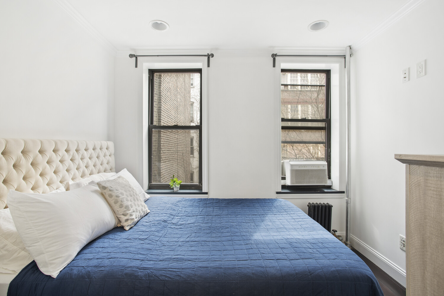 #6 photo, 334 E 5TH Street, East Village , NY 10003