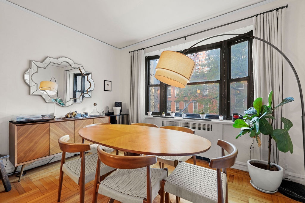 #6 photo, 225 E 74th Street, Upper East Side , NY 10021